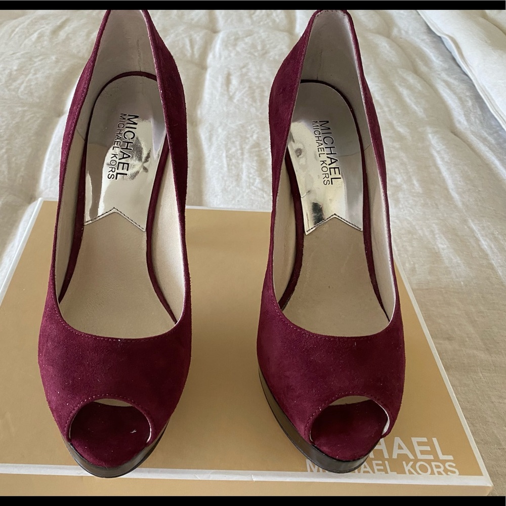 Michael Kors burgundy peep toe pump size 7